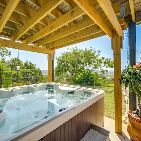 Fredericksburg Retreat With Private Hot Tub And Patio! Villa
